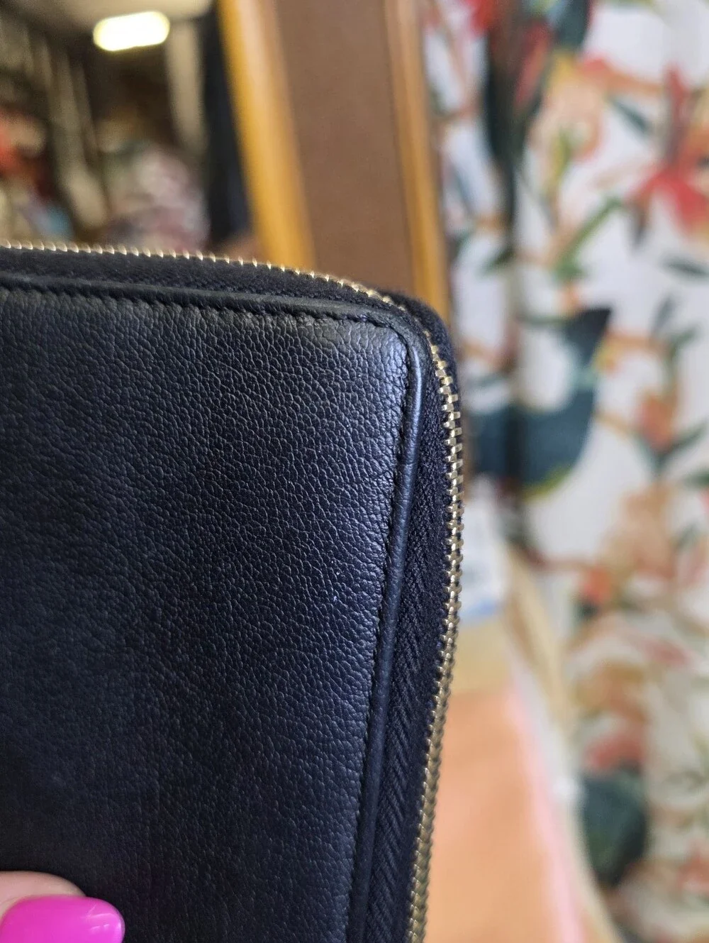 YSL Ives Saint Laurent Black Zippy Wallet - Picture 16 of 17